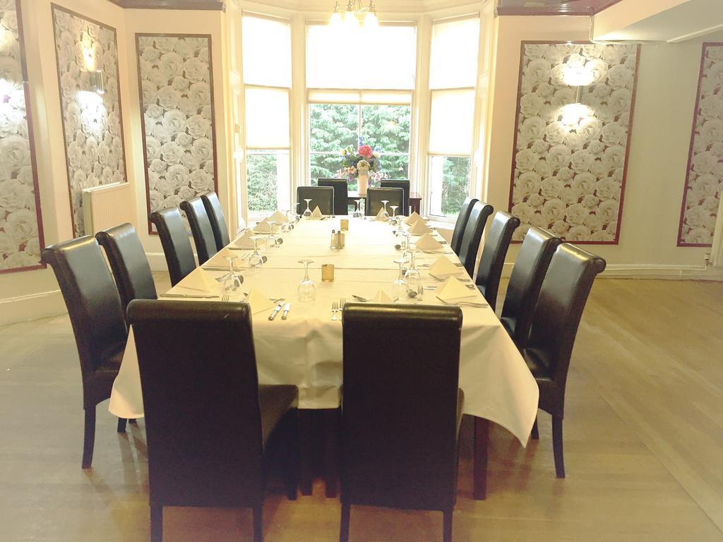Kaim Park Hotel Bathgate Esterno foto