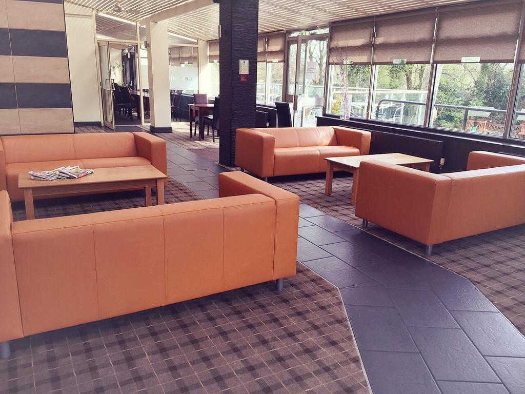 Kaim Park Hotel Bathgate Esterno foto