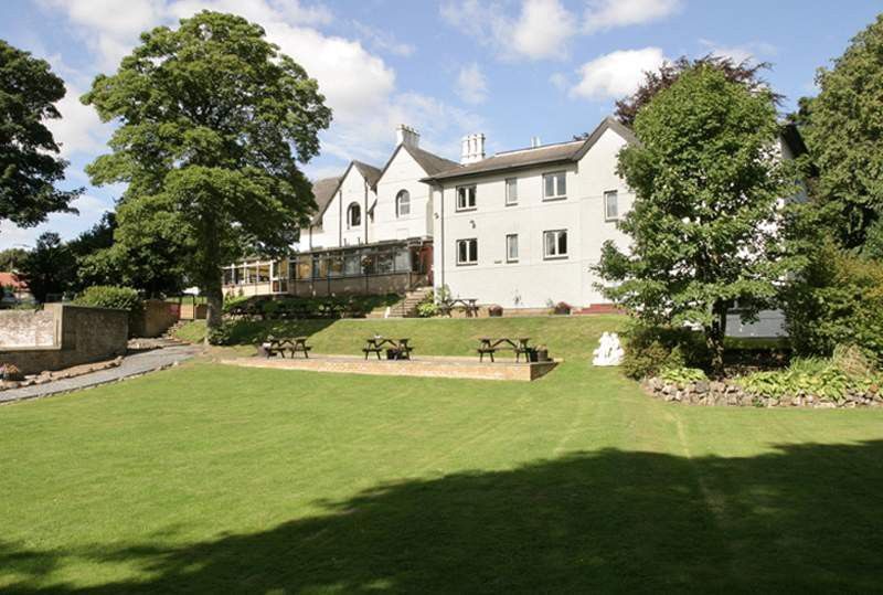 Kaim Park Hotel Bathgate Esterno foto