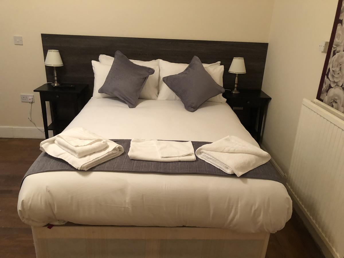 Kaim Park Hotel Bathgate Esterno foto