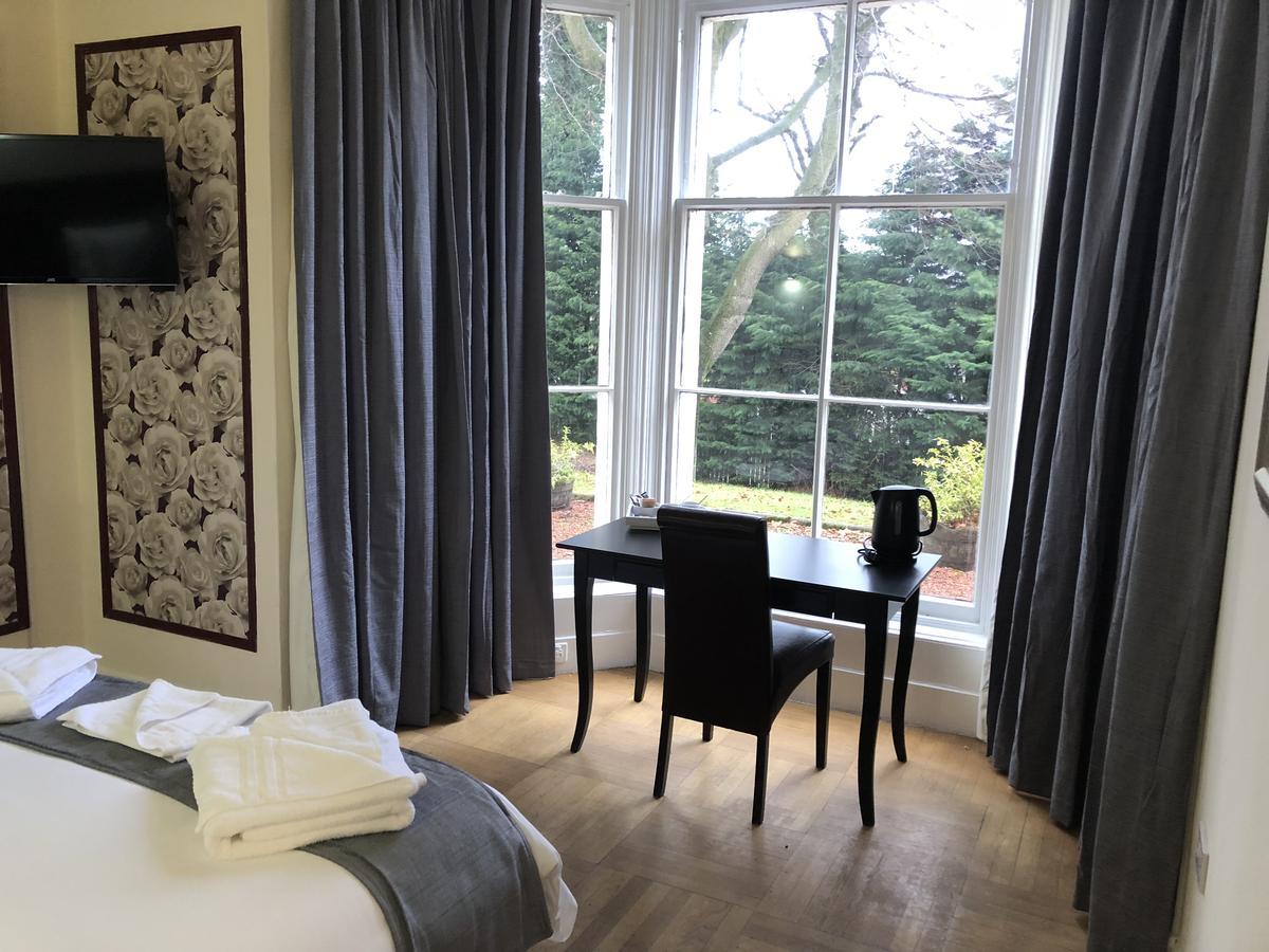 Kaim Park Hotel Bathgate Esterno foto