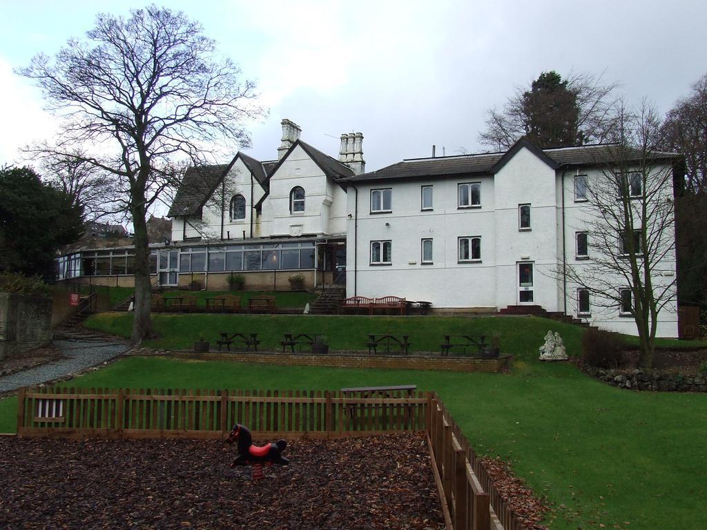Kaim Park Hotel Bathgate Esterno foto